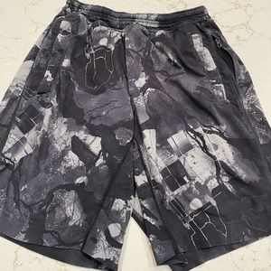 Lululemon Men’s Pacebreaker - 9 inch with liner